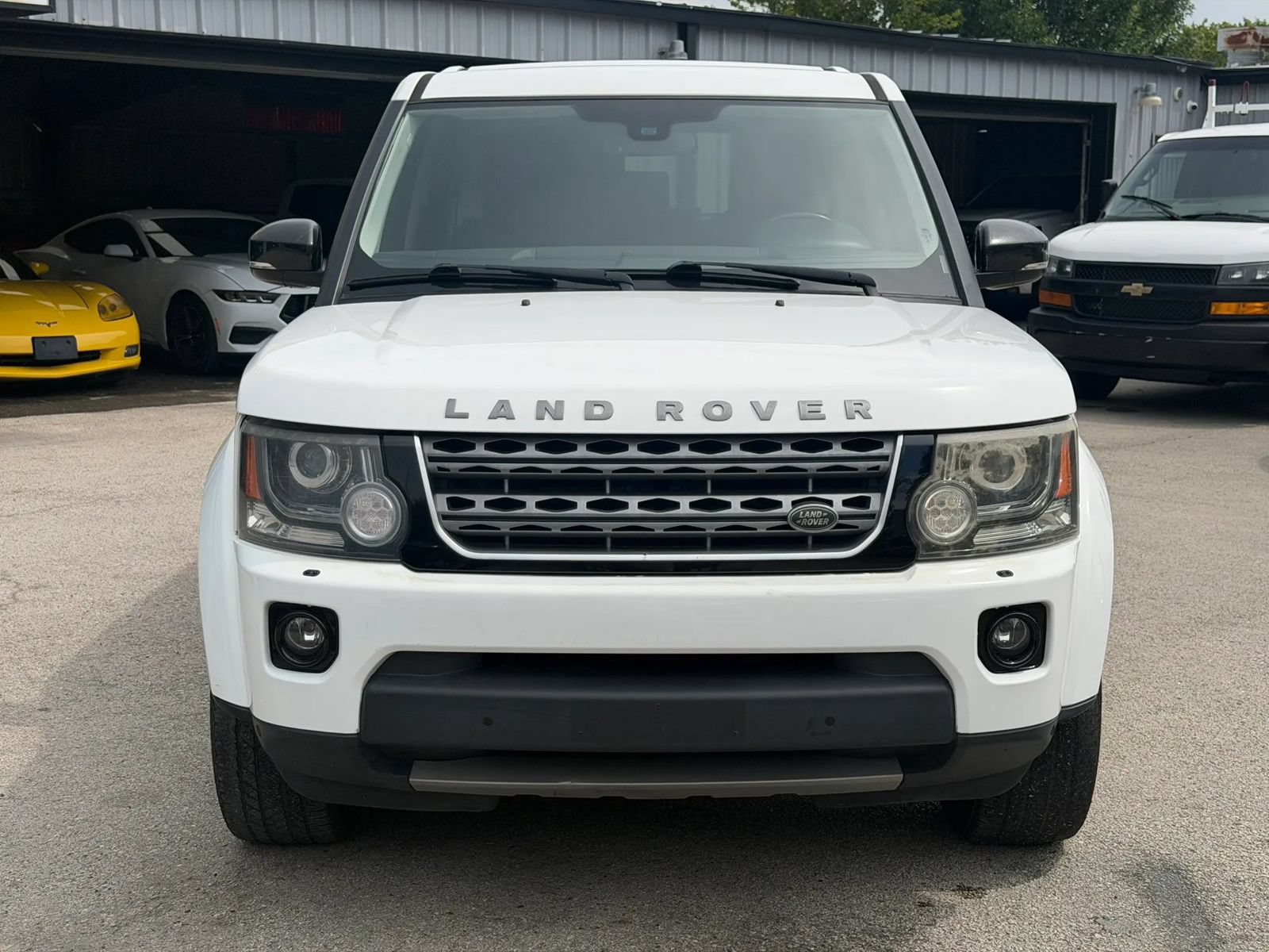 Used 2014 Land Rover LR4 HSE AWD/4WD image 2