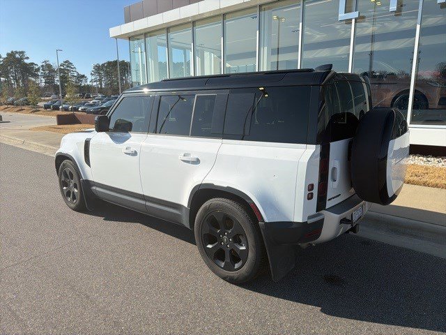 Used 2025 Land Rover Defender 110 S image 8