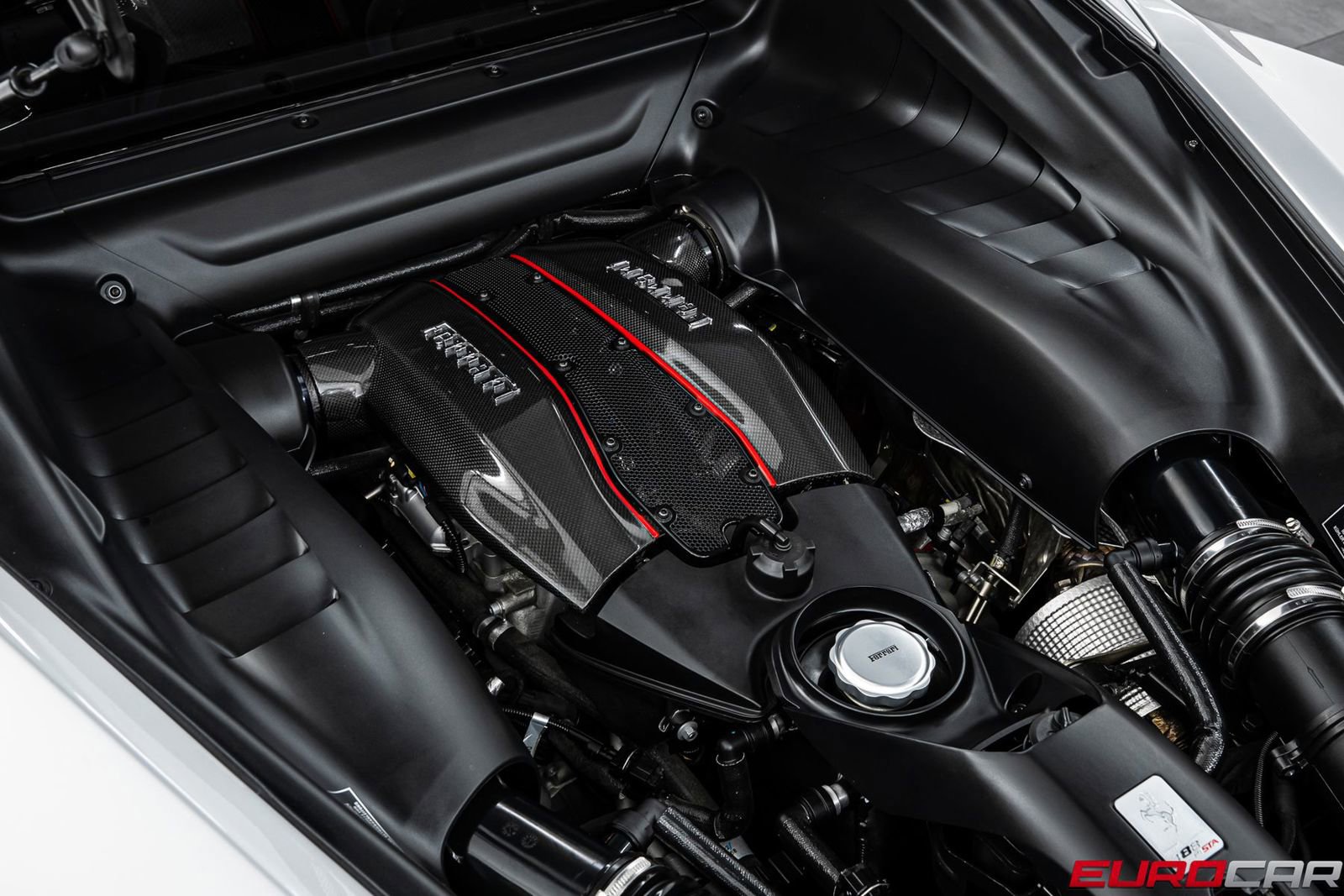 Used 2020 Ferrari 488 Pista *HUGE CARBON INTERIOR OPTIONS image 21