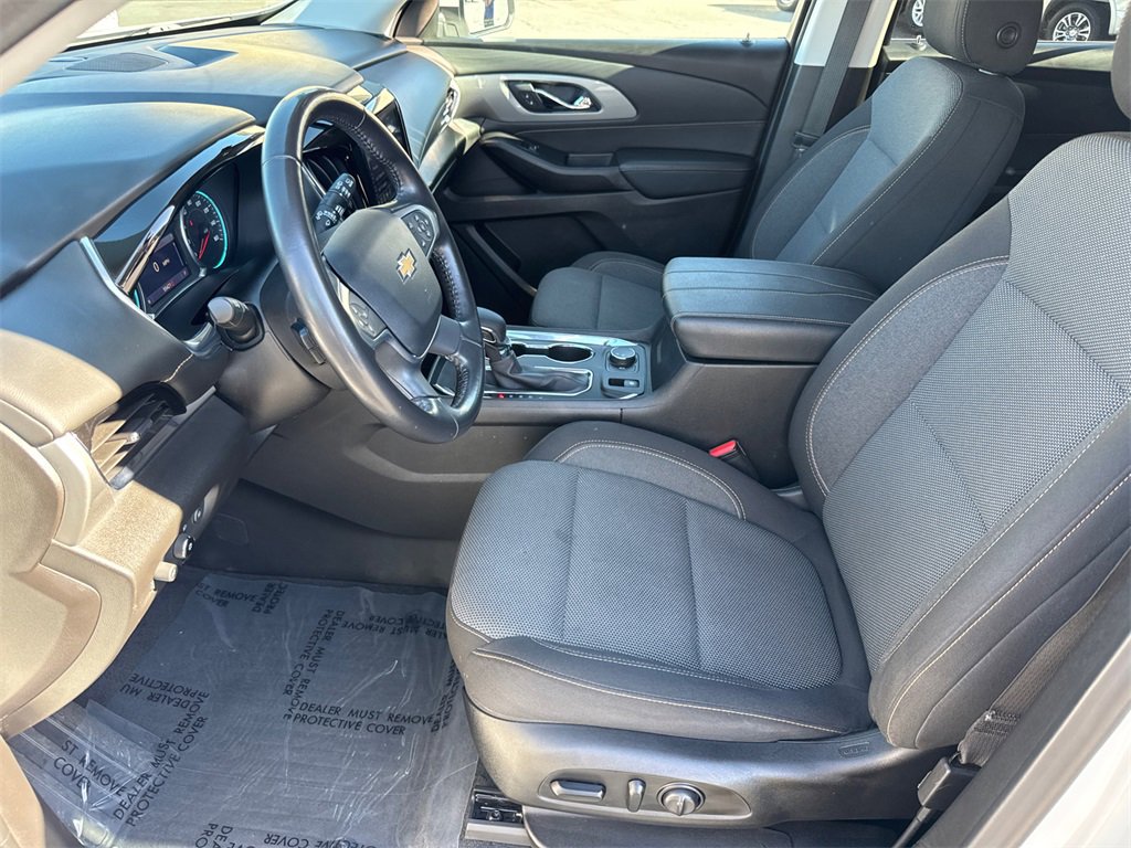 Used 2021 Chevrolet Traverse LT image 26