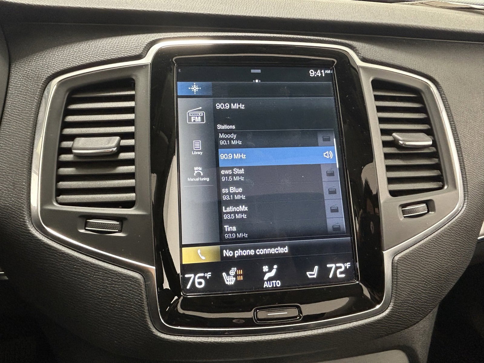 Used 2021 Volvo XC90 T5 Momentum w/ Climate Package image 16