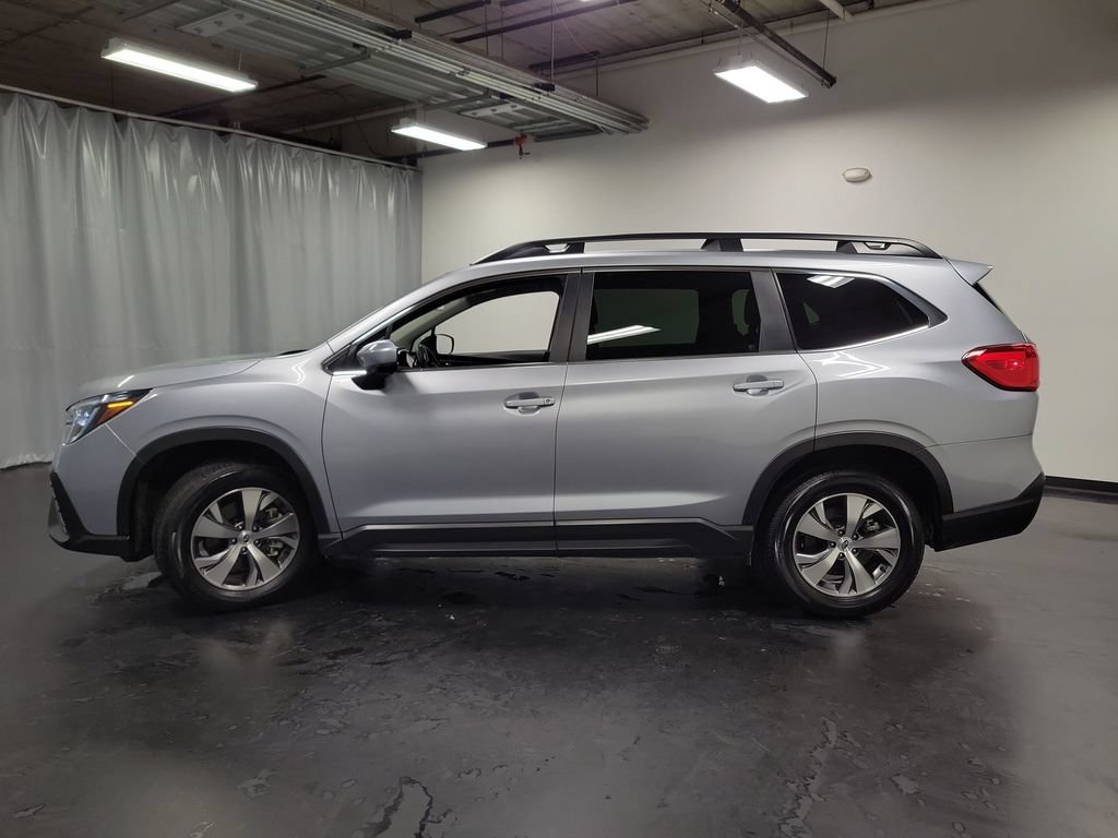 Used 2025 Subaru Ascent Premium AWD/4WD image 5