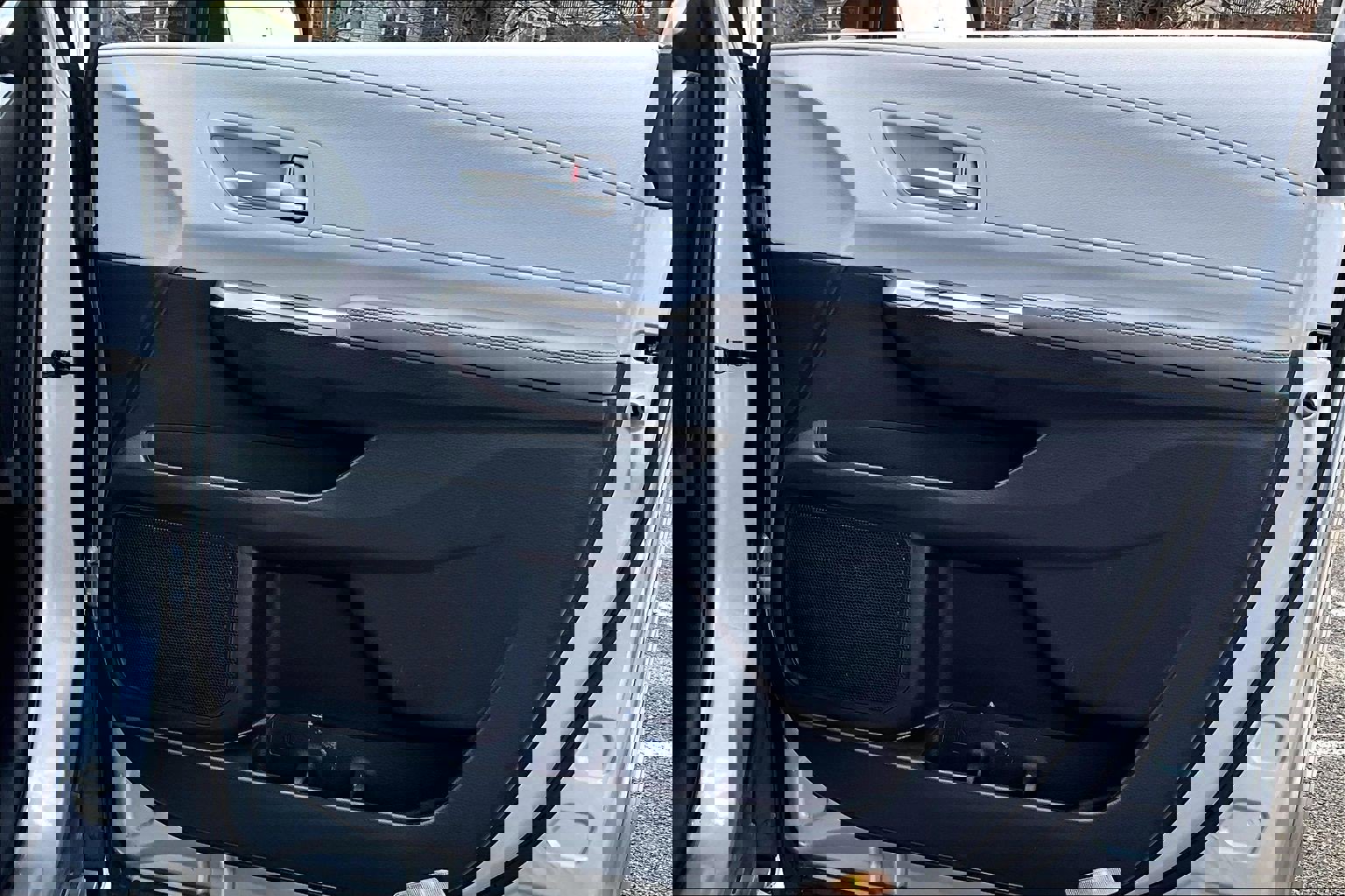 Used 2025 Toyota Sienna XLE w/ XLE Plus Package image 23