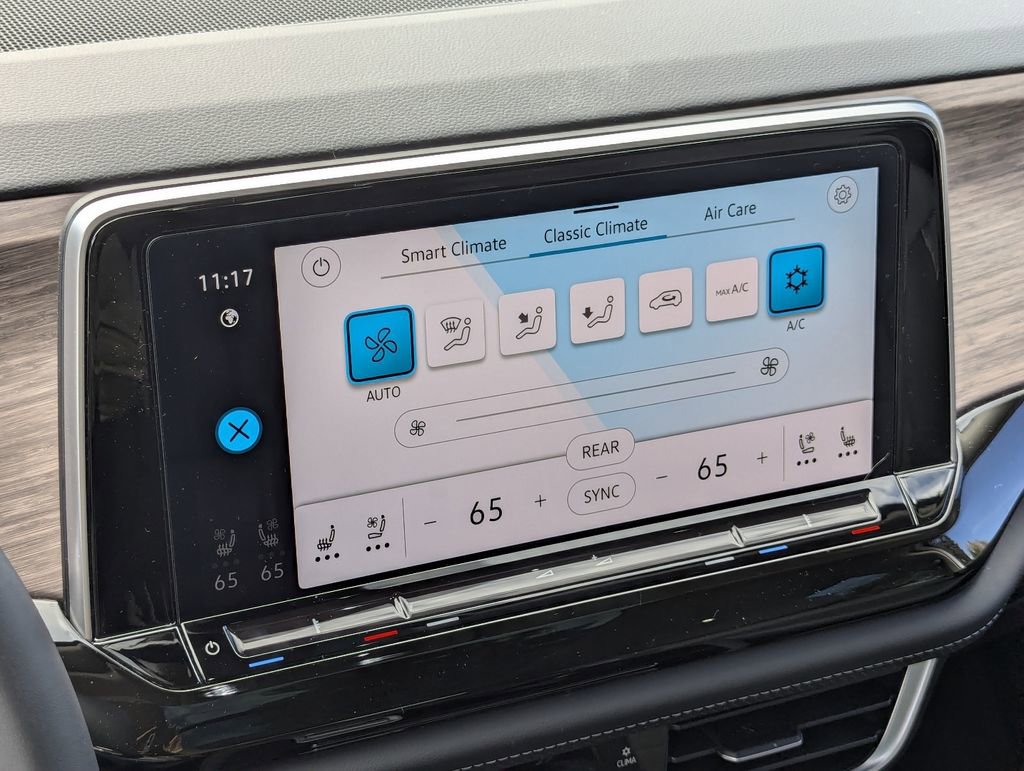 Used 2025 Volkswagen Atlas SEL AWD/4WD image 20