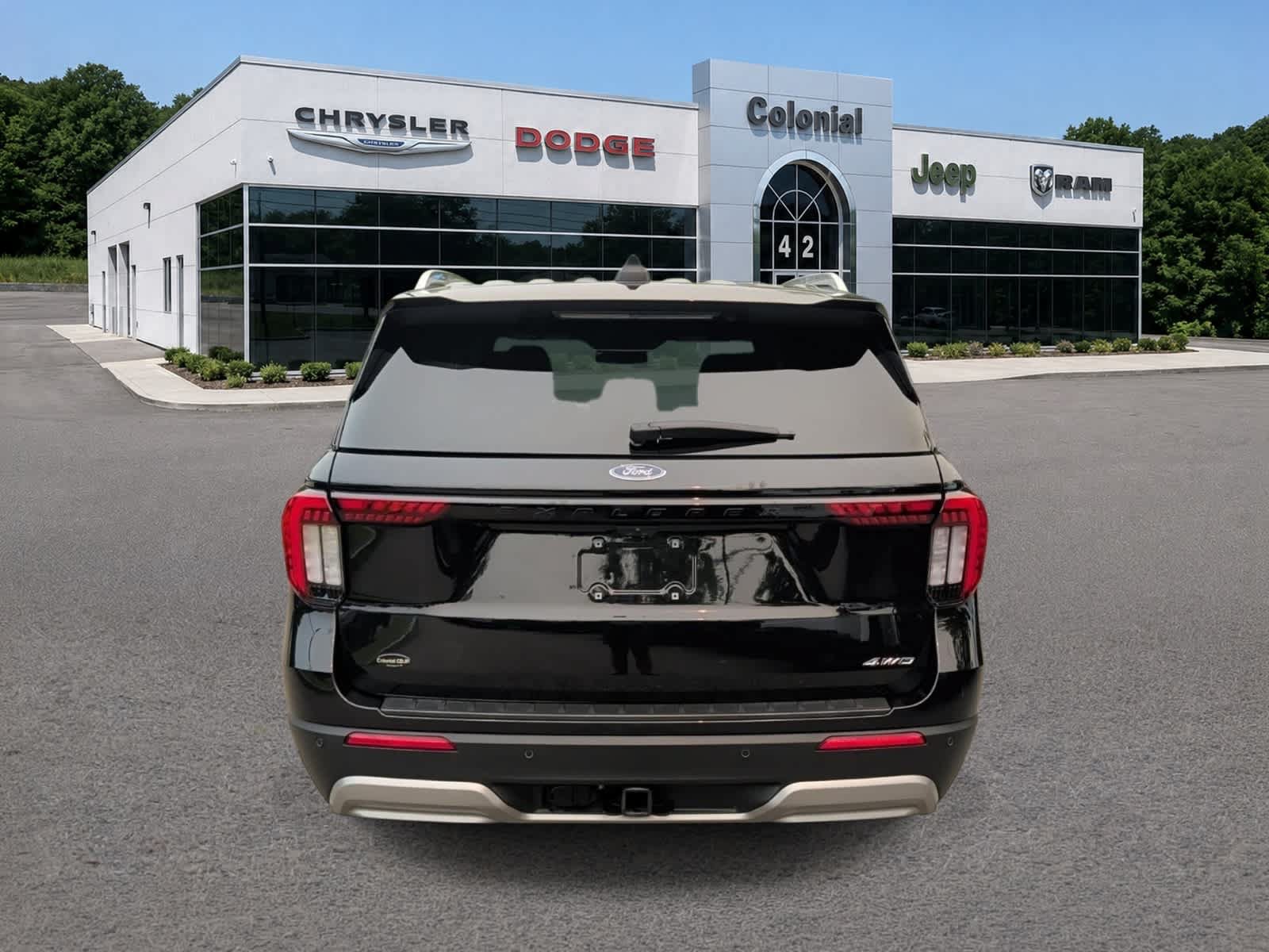 Used 2025 Ford Explorer Platinum AWD/4WD image 5