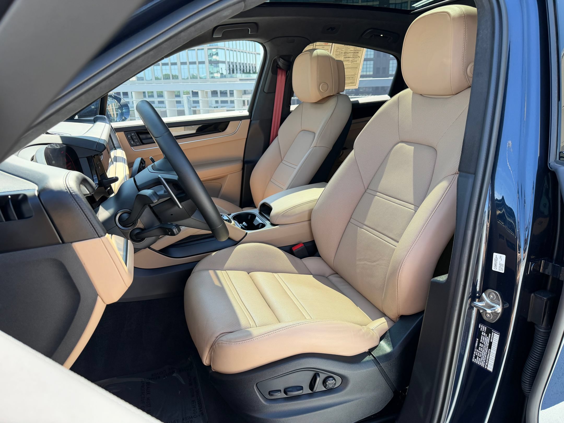 Certified 2024 Porsche Cayenne S AWD/4WD image 5
