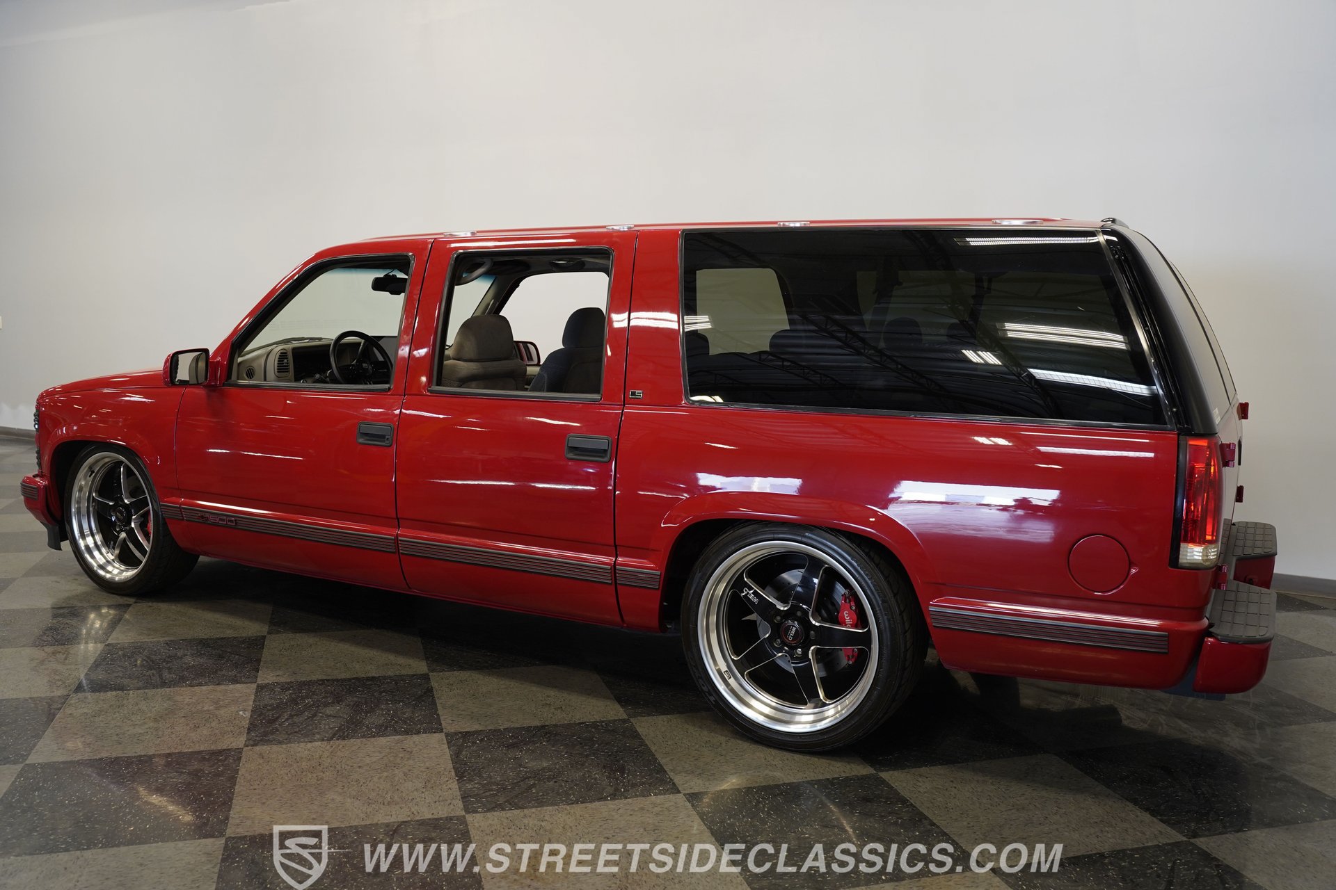 Used 1996 Chevrolet Suburban 2WD image 9