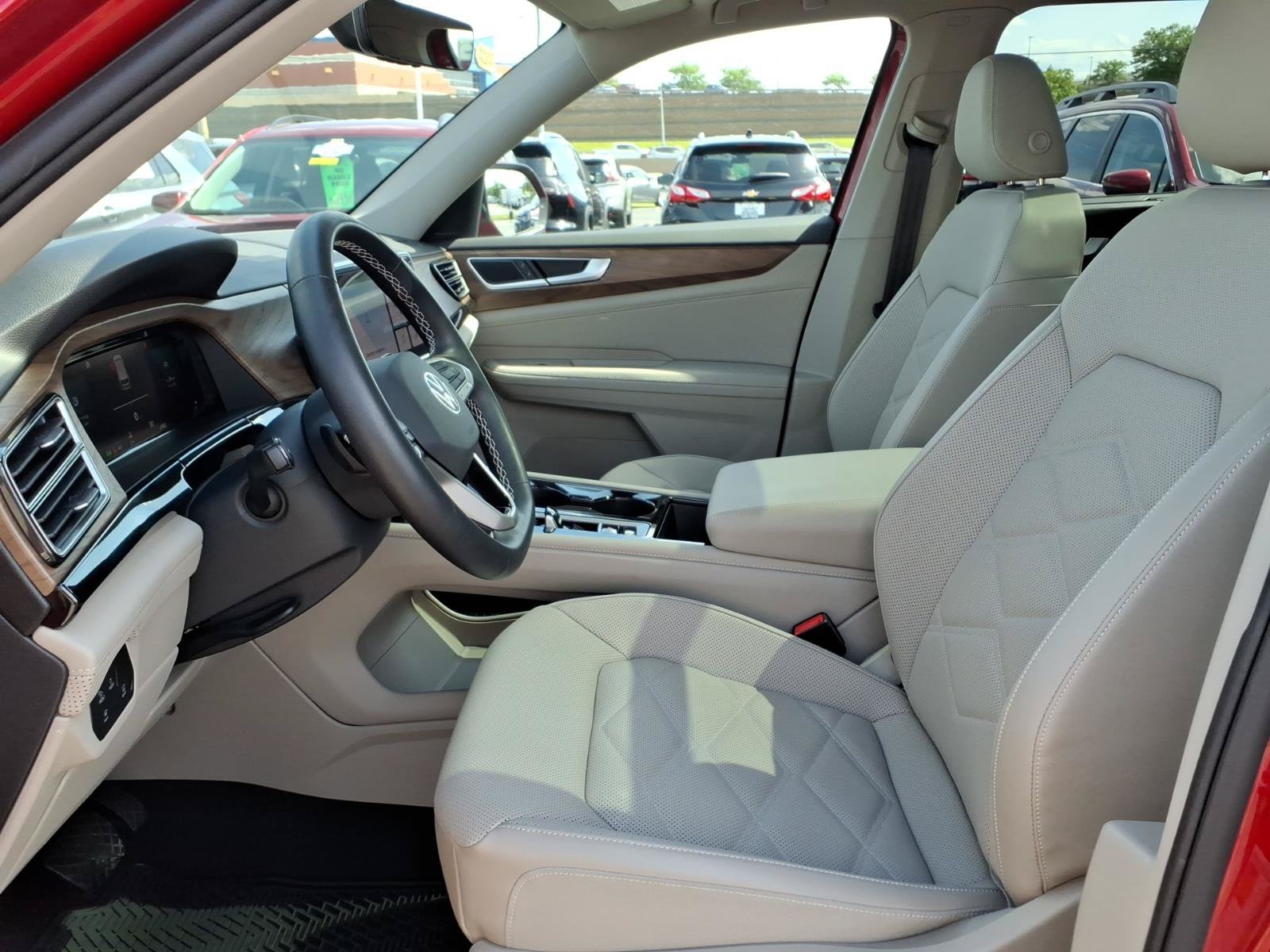 Used 2025 Volkswagen Atlas SE FWD image 22