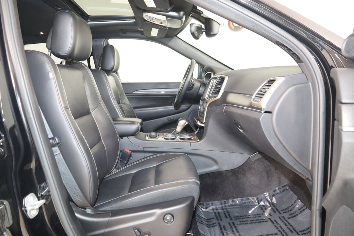 Used 2017 Jeep Grand Cherokee Limited AWD/4WD image 13