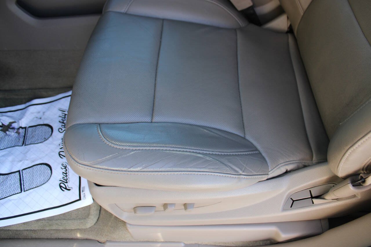 Used 2016 Chevrolet Tahoe LTZ AWD/4WD image 7