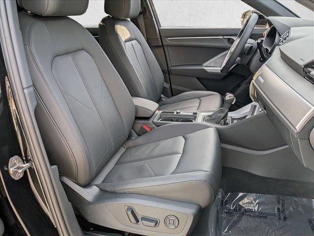 Certified 2025 Audi Q3 2.0T Premium Plus w/ Premium Plus Package image 23