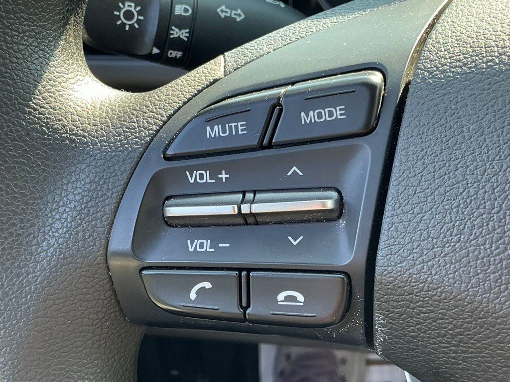 Used 2020 Hyundai Elantra SE image 36