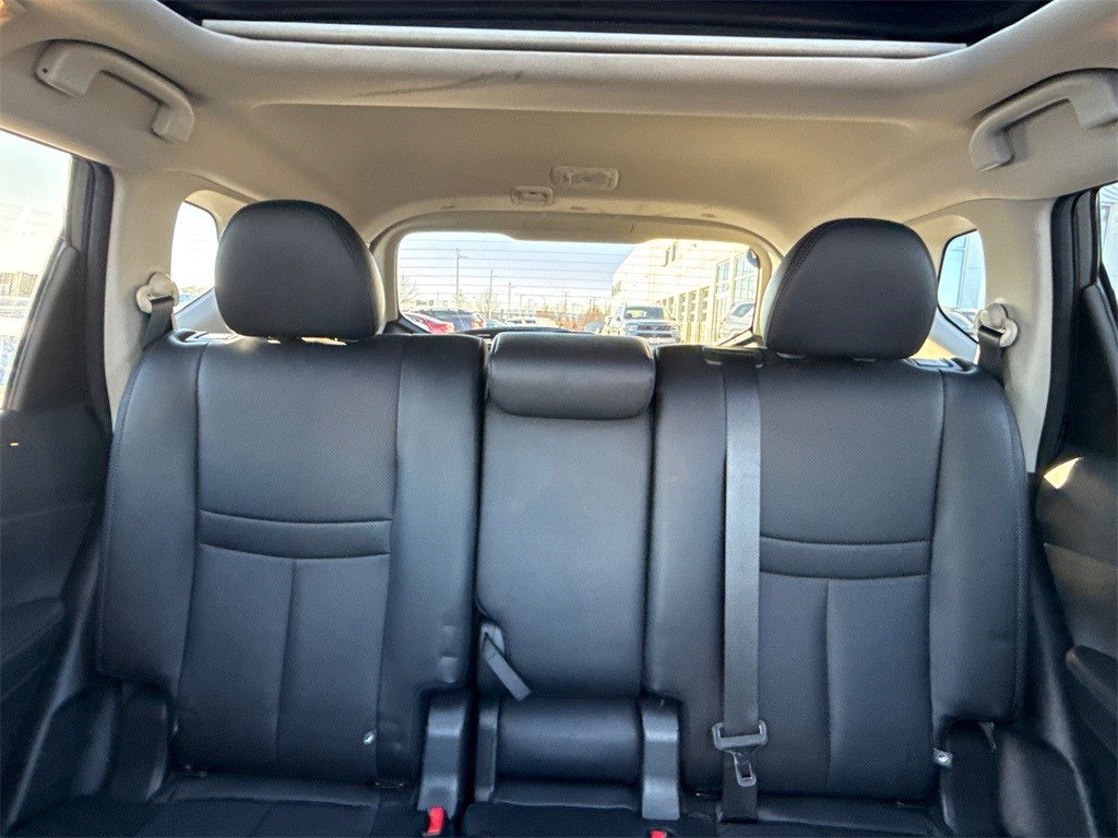 Used 2019 Nissan Rogue SL w/ Premium Package image 17