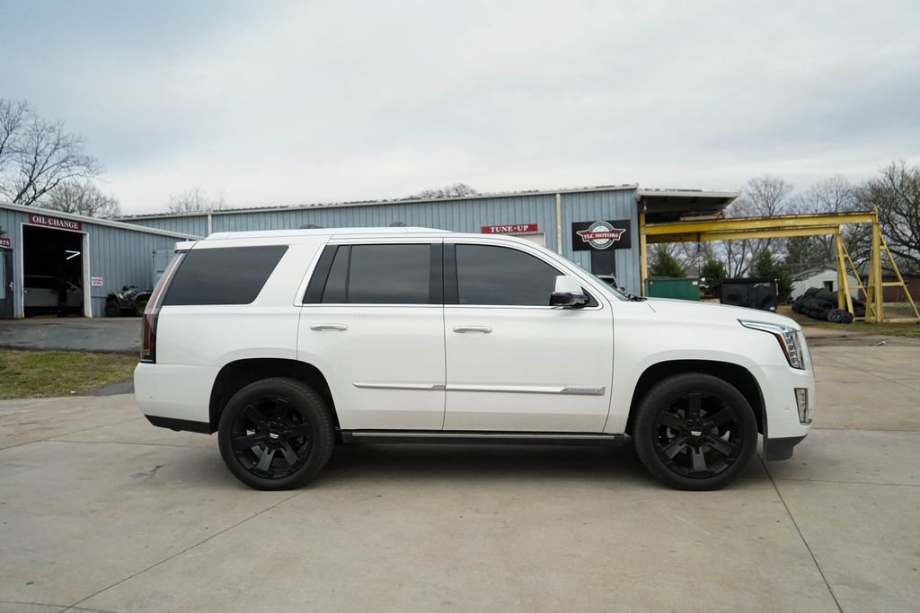 Used 2019 Cadillac Escalade Platinum image 3