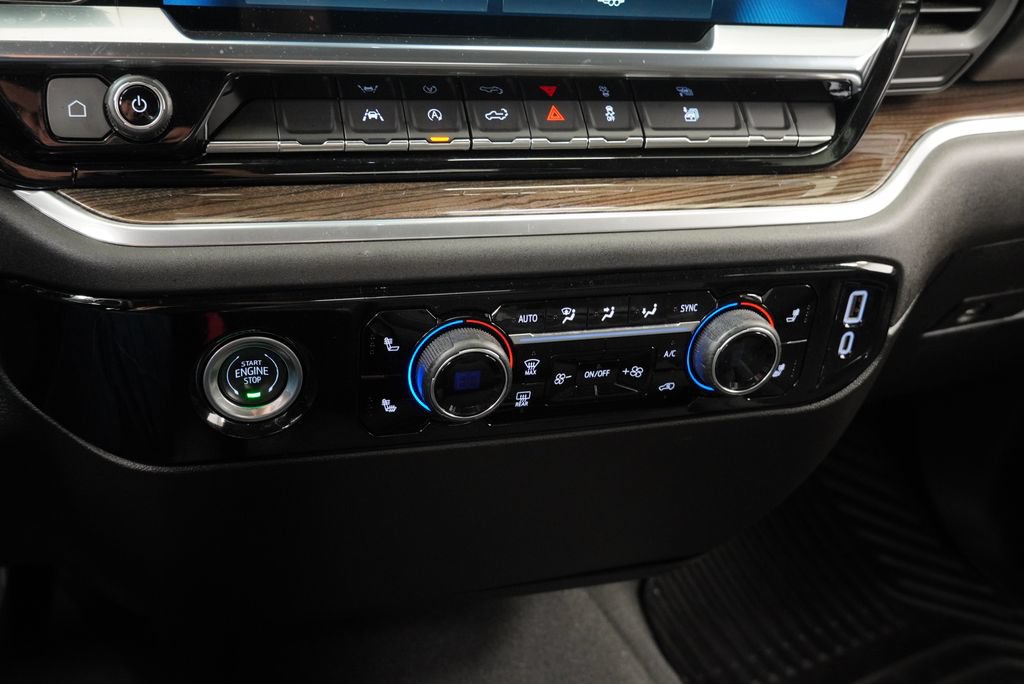 Used 2024 Chevrolet Silverado 1500 LT AWD/4WD image 19