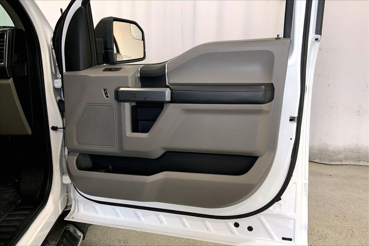 Used 2016 Ford F150 XLT image 25