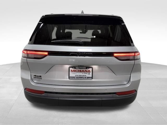 New 2026 Jeep Grand Cherokee Altitude AWD/4WD image 7