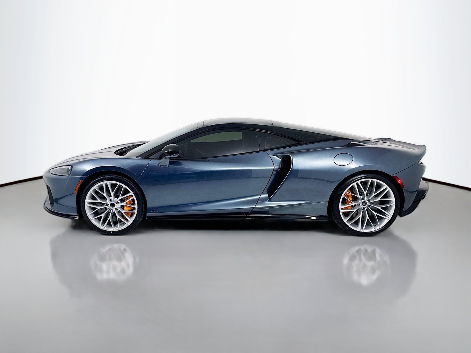 Used 2025 McLaren GTS RWD image 4