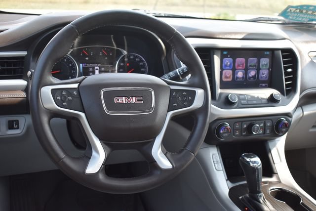 Used 2017 GMC Acadia SLT AWD/4WD image 26