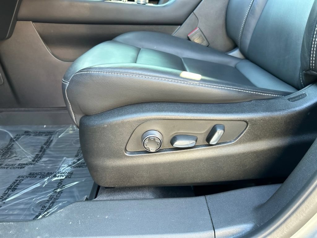 Used 2025 Cadillac XT4 Premium Luxury AWD/4WD image 16