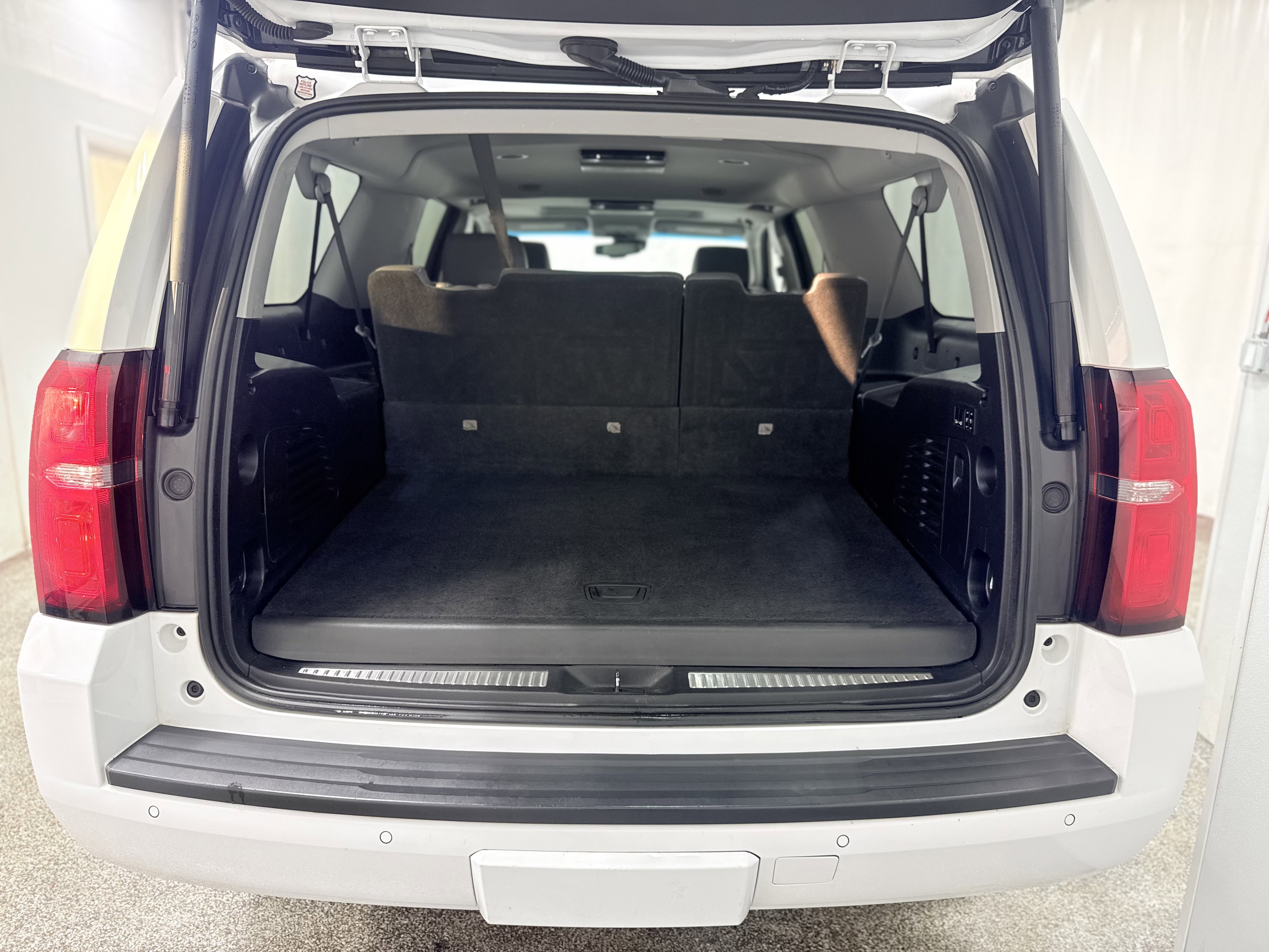 Used 2018 Chevrolet Suburban LT image 10