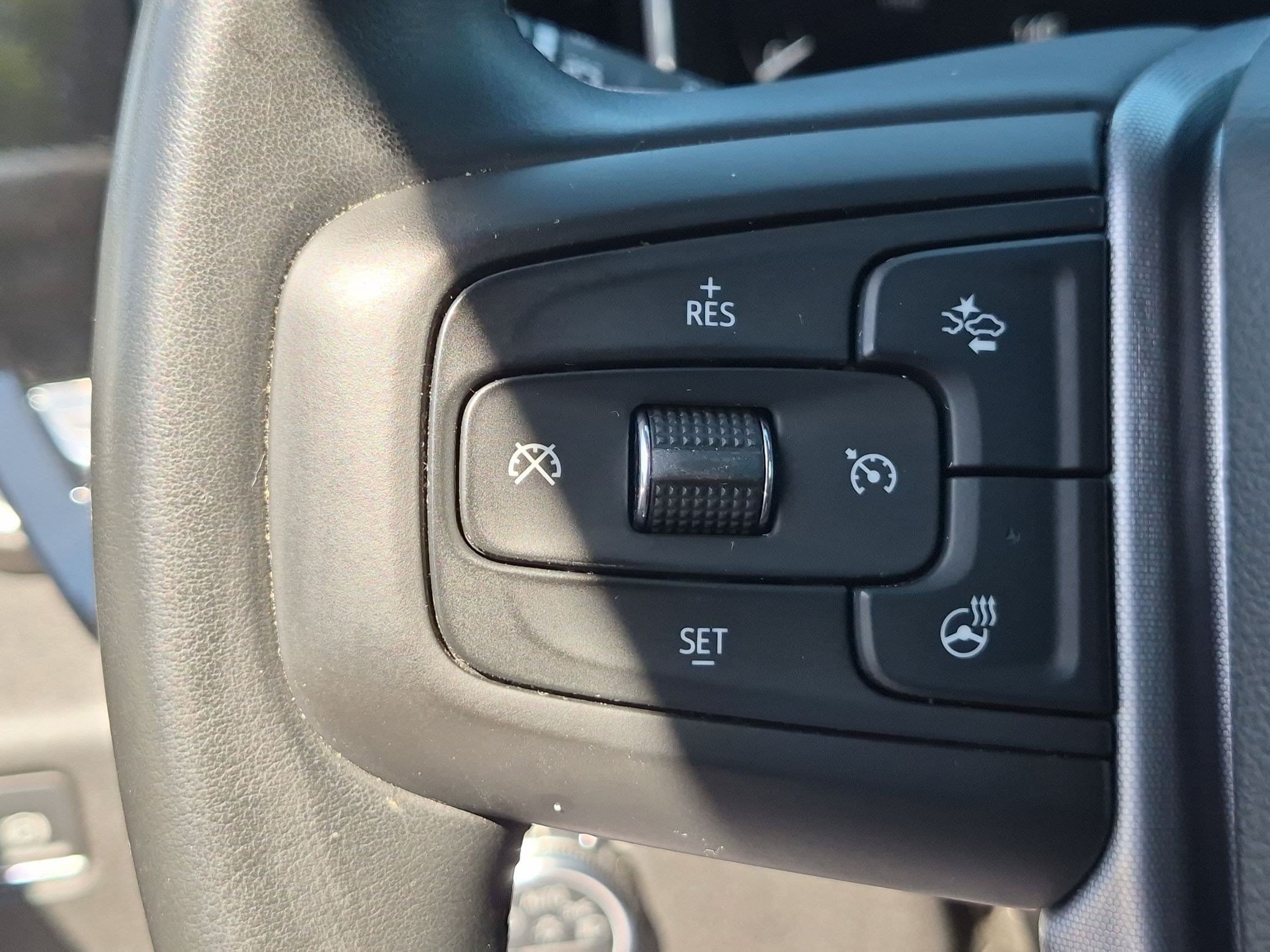 Used 2025 GMC Sierra 1500 SLT AWD/4WD image 18