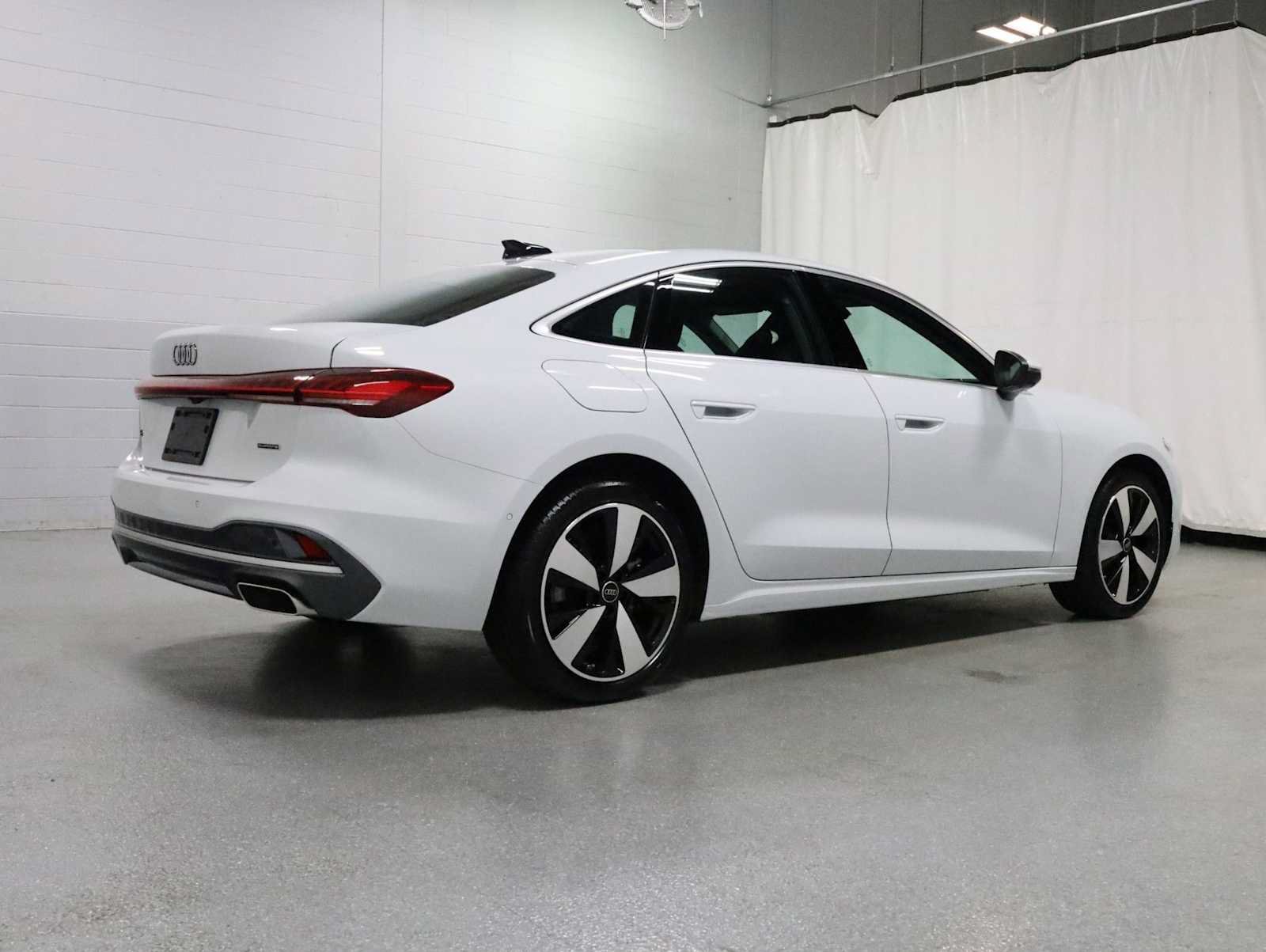 Used 2025 Audi A5 2.0T Premium Plus w/ Premium Plus AWD/4WD image 9