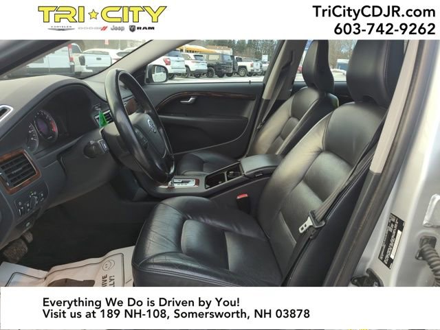 Used 2010 Volvo V70 3.2 image 13