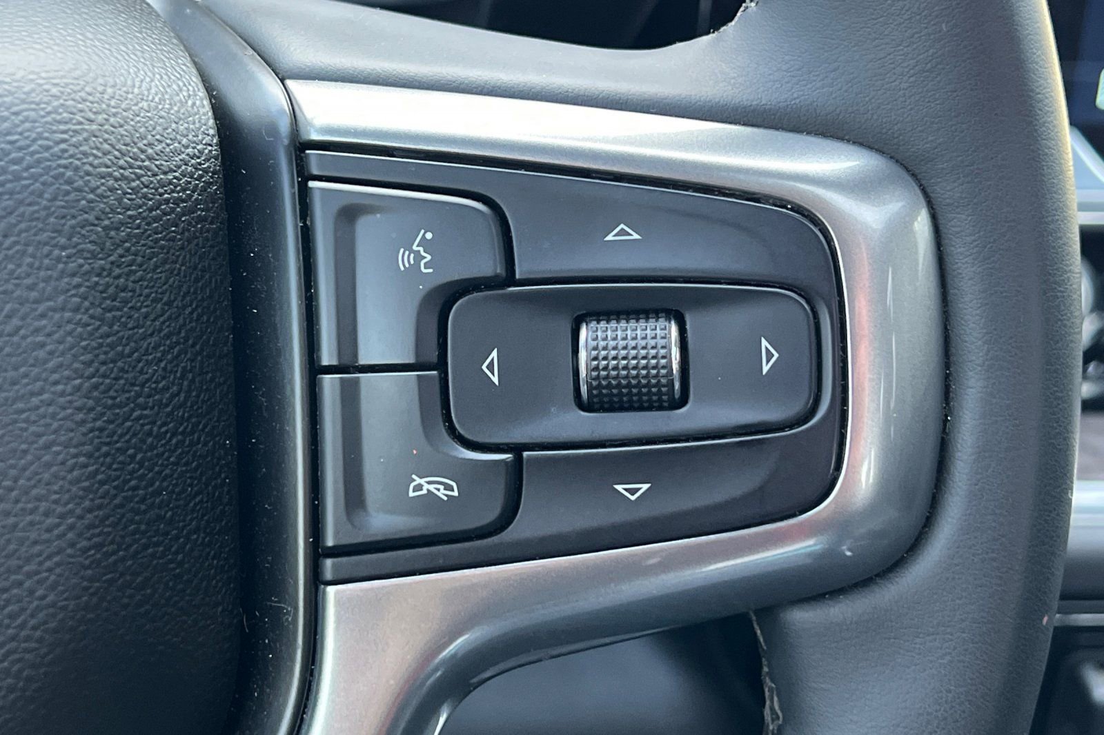 Used 2026 Chevrolet Silverado 3500 LTZ w/ LTZ Plus Package image 36