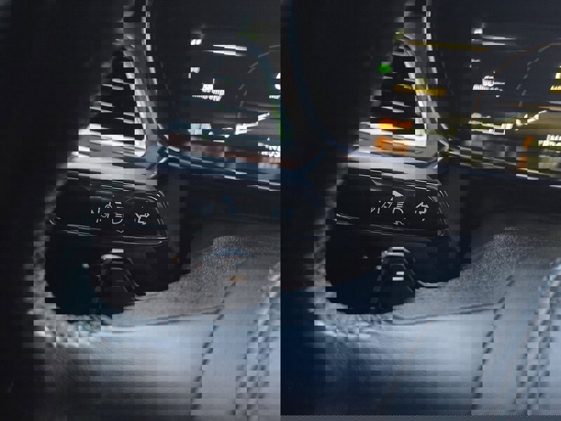 Used 2019 Lincoln Continental Select image 41