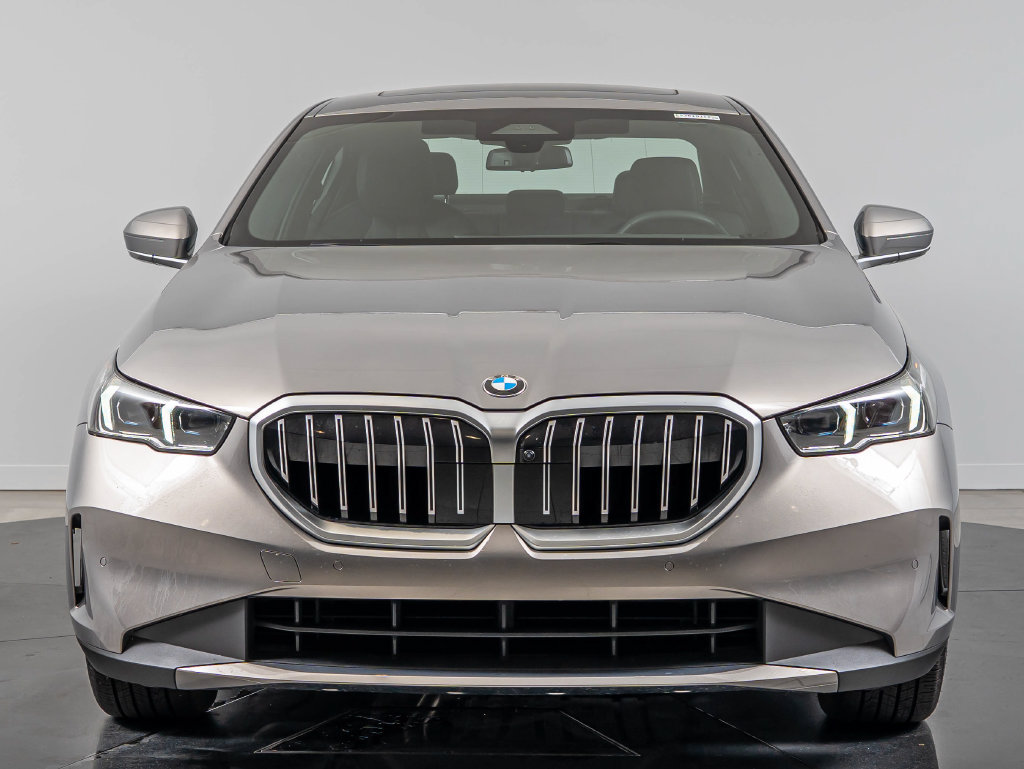 Certified 2025 BMW 530i xDrive w/ Premium Package AWD/4WD image 2