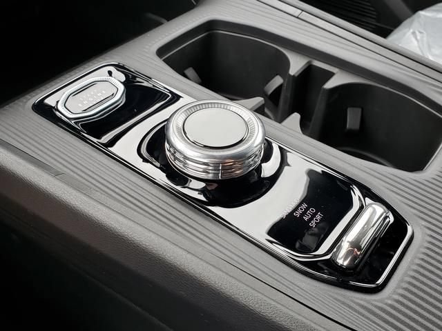 New 2026 Jeep Cherokee Laredo AWD/4WD image 11