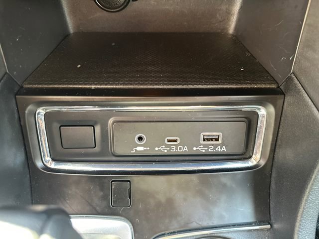 Used 2024 Subaru Ascent Premium w/ Convenience Package image 32