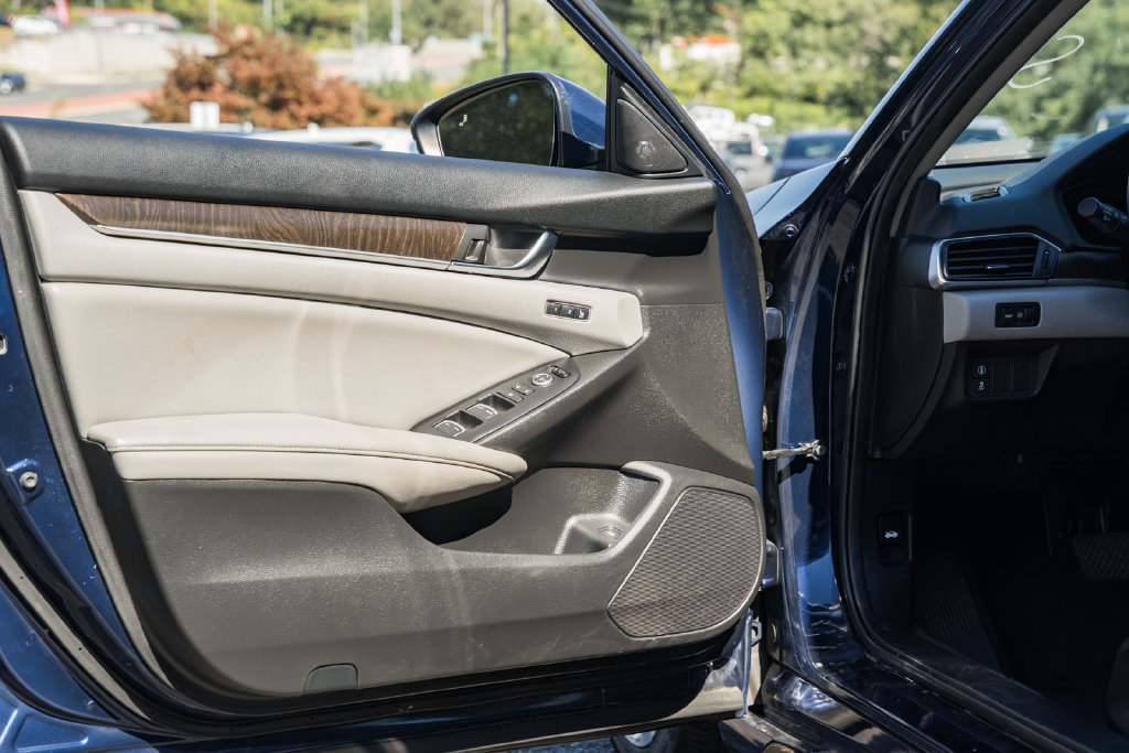 Used 2019 Honda Accord EX-L image 32