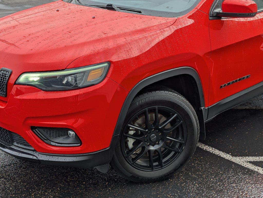 Used 2021 Jeep Cherokee Latitude Plus AWD/4WD image 28