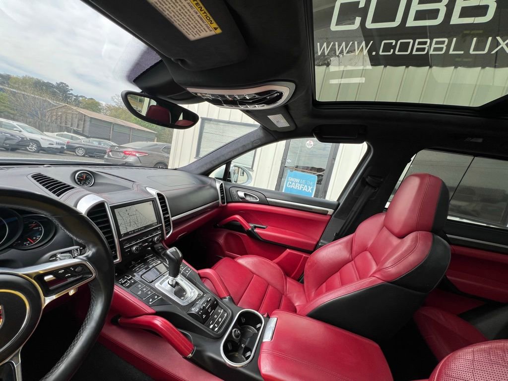Used 2015 Porsche Cayenne Turbo image 20