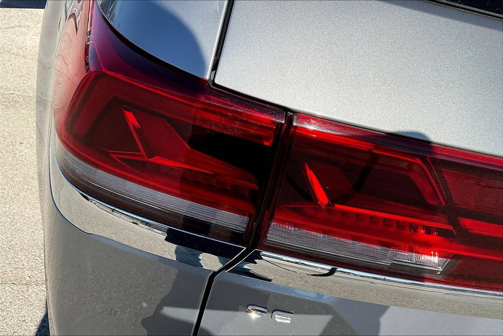 Used 2024 Volkswagen Atlas SE AWD/4WD image 28