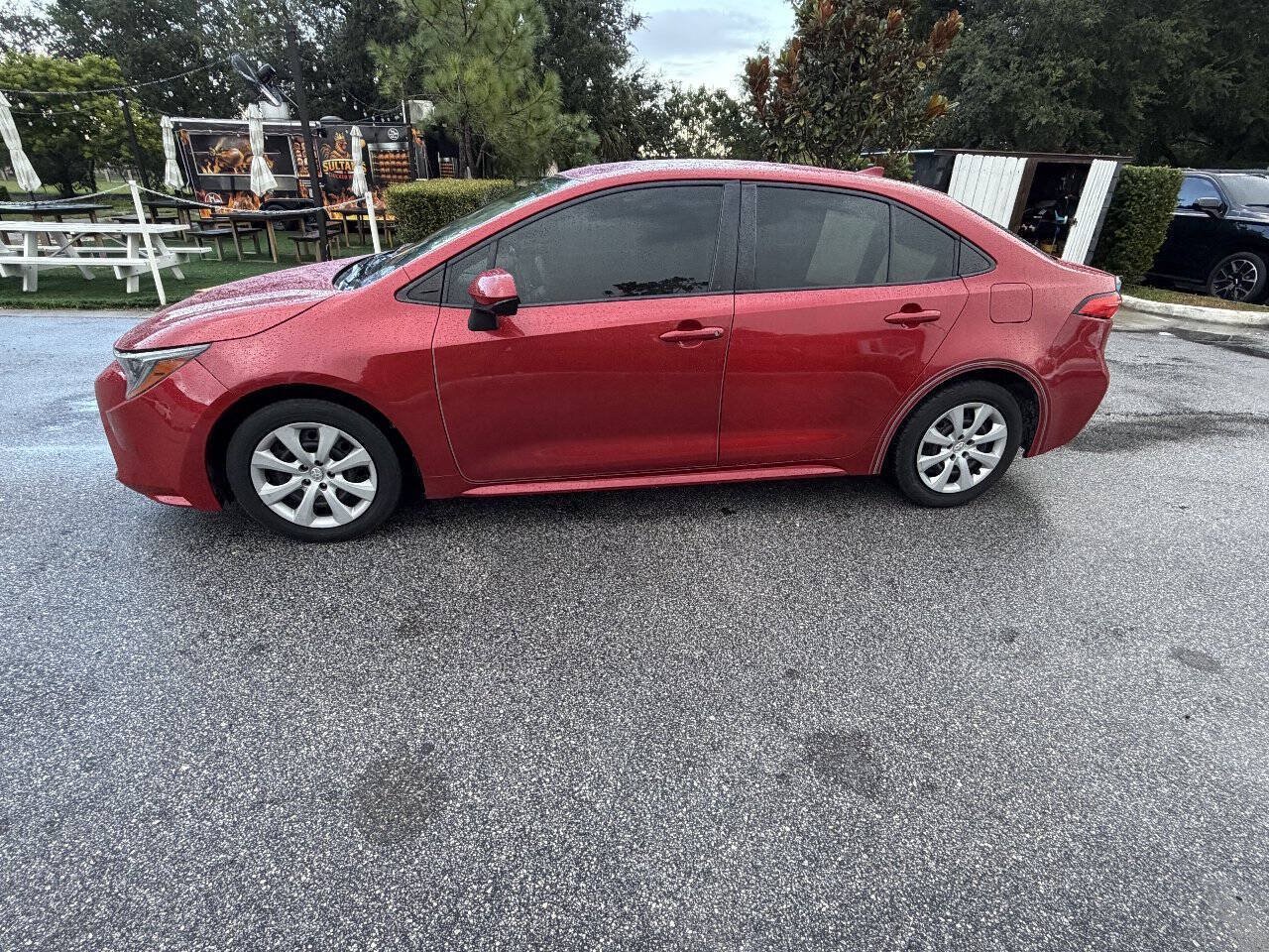 Used 2021 Toyota Corolla LE FWD image 5