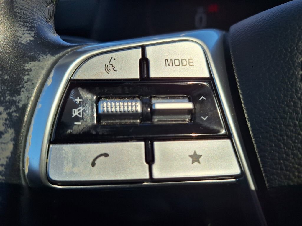 Used 2023 Kia Telluride EX w/ EX Captain's Chair Package image 13