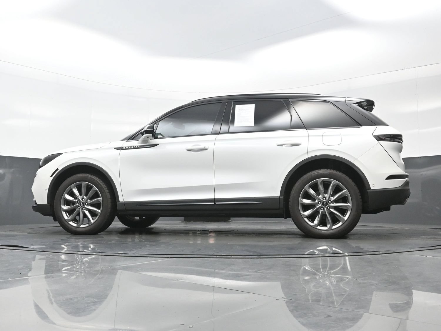 Used 2022 Lincoln Corsair AWD w/ Premium Package image 29