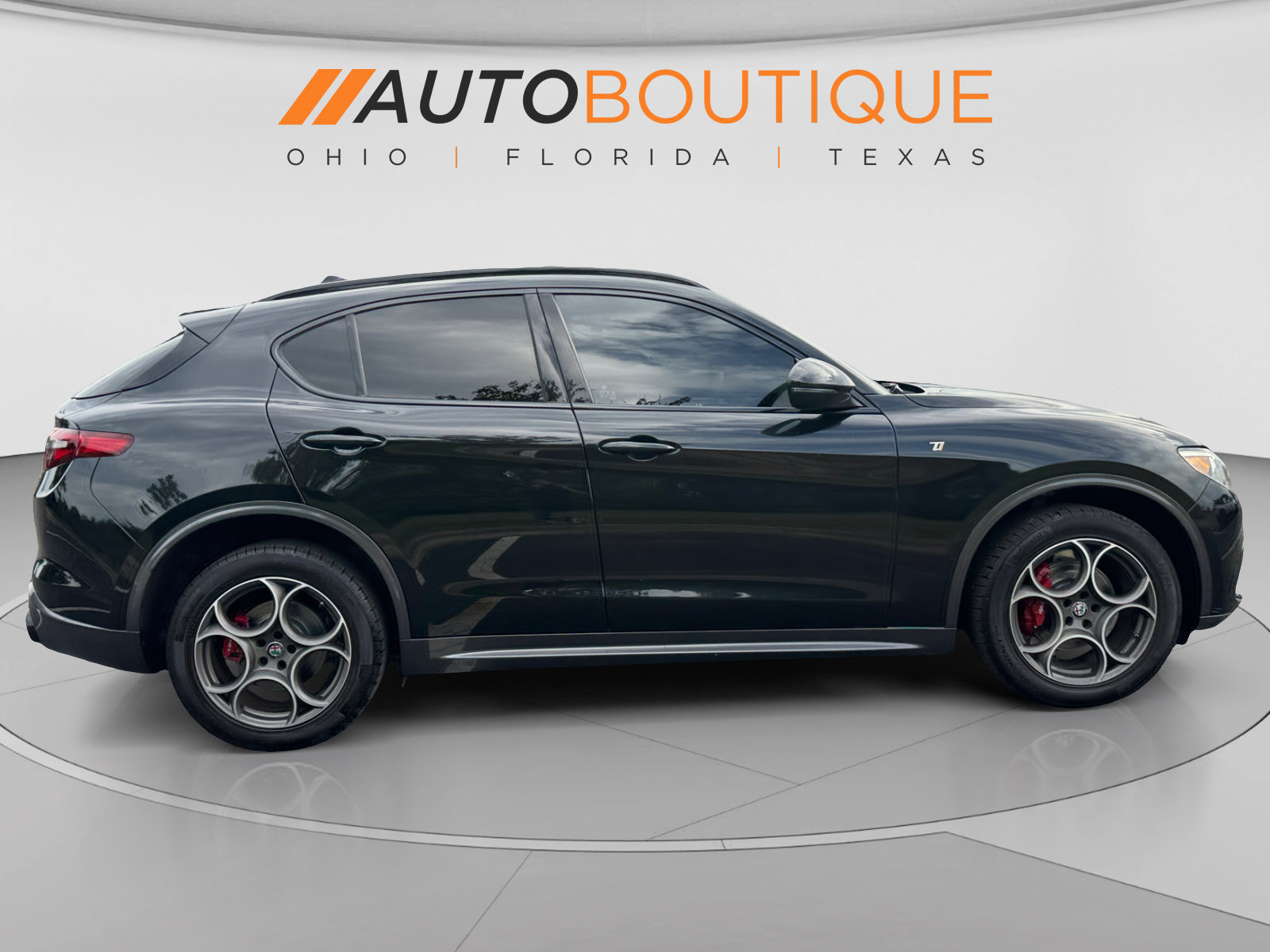 Used 2023 Alfa Romeo Stelvio Ti w/ Active Assist Plus Package AWD/4WD image 6