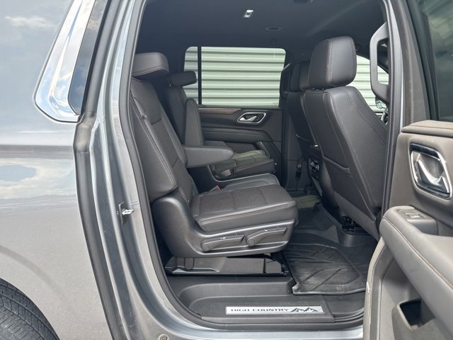 Used 2022 Chevrolet Suburban High Country image 35