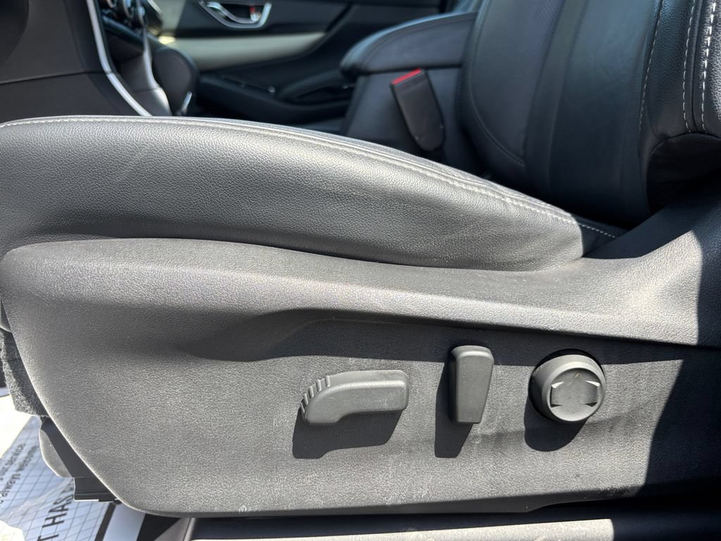 Used 2022 Subaru Ascent Limited AWD/4WD image 25