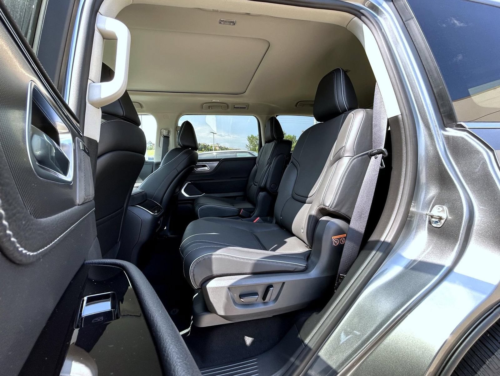 New 2027 INFINITI QX80 Luxe w/ Cargo Package AWD/4WD image 20