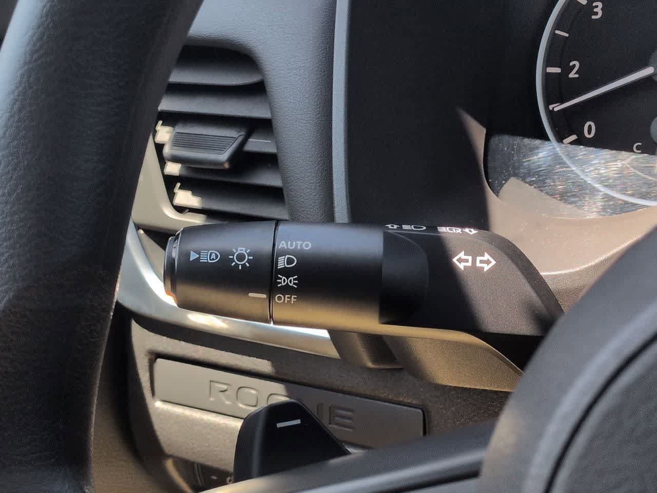Used 2024 Nissan Rogue S FWD image 26