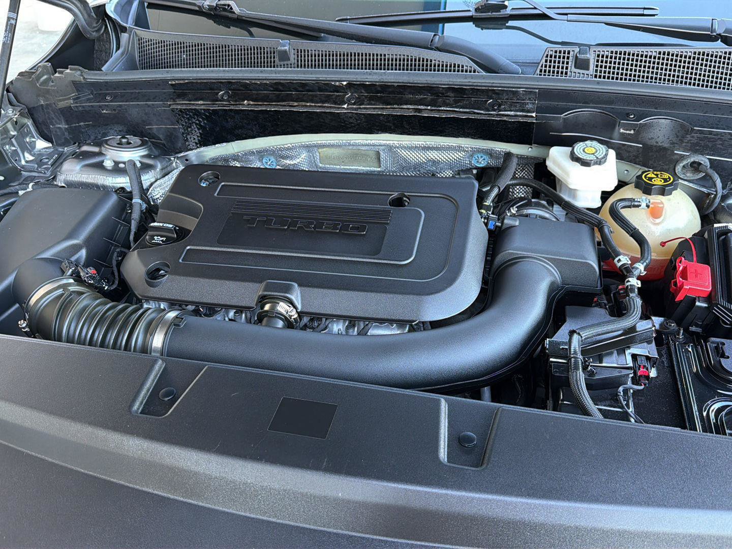 Used 2022 Buick Envision Avenir w/ Technology Package II FWD image 39