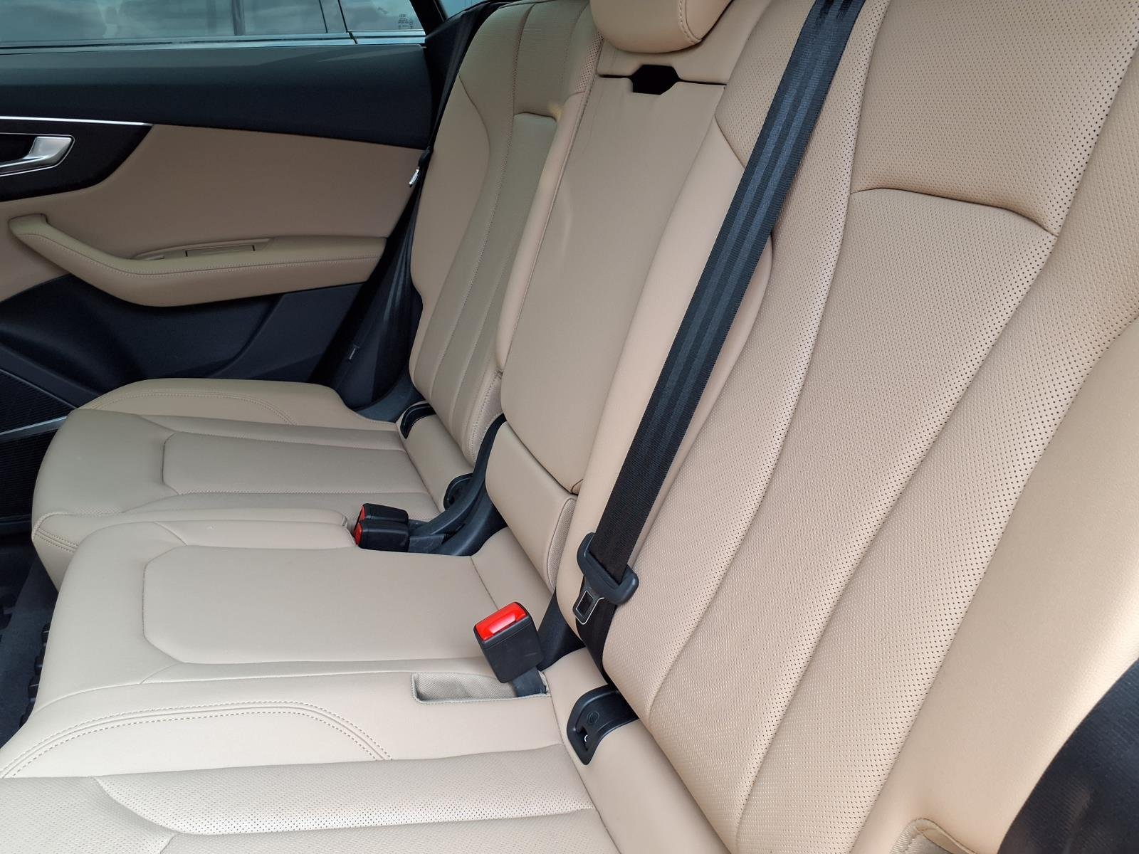 Used 2023 Audi Q8 Premium Plus AWD/4WD image 7