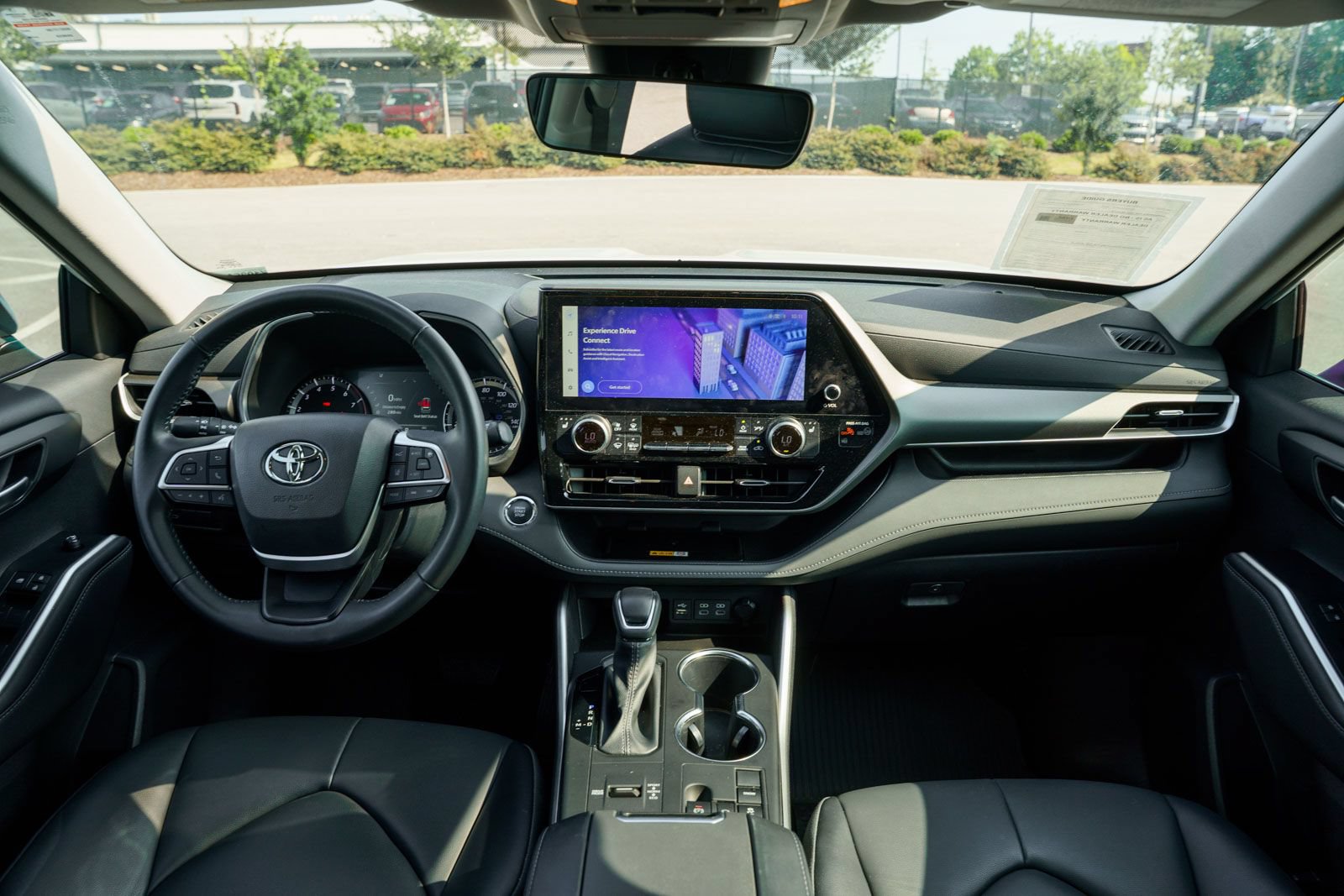 Used 2023 Toyota Highlander XLE FWD image 26