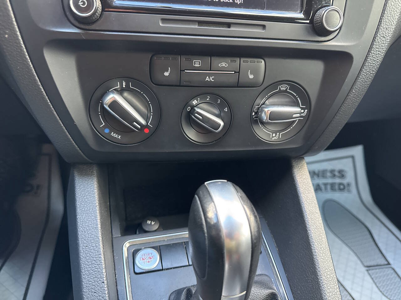 Used 2015 Volkswagen Jetta Sport FWD image 29