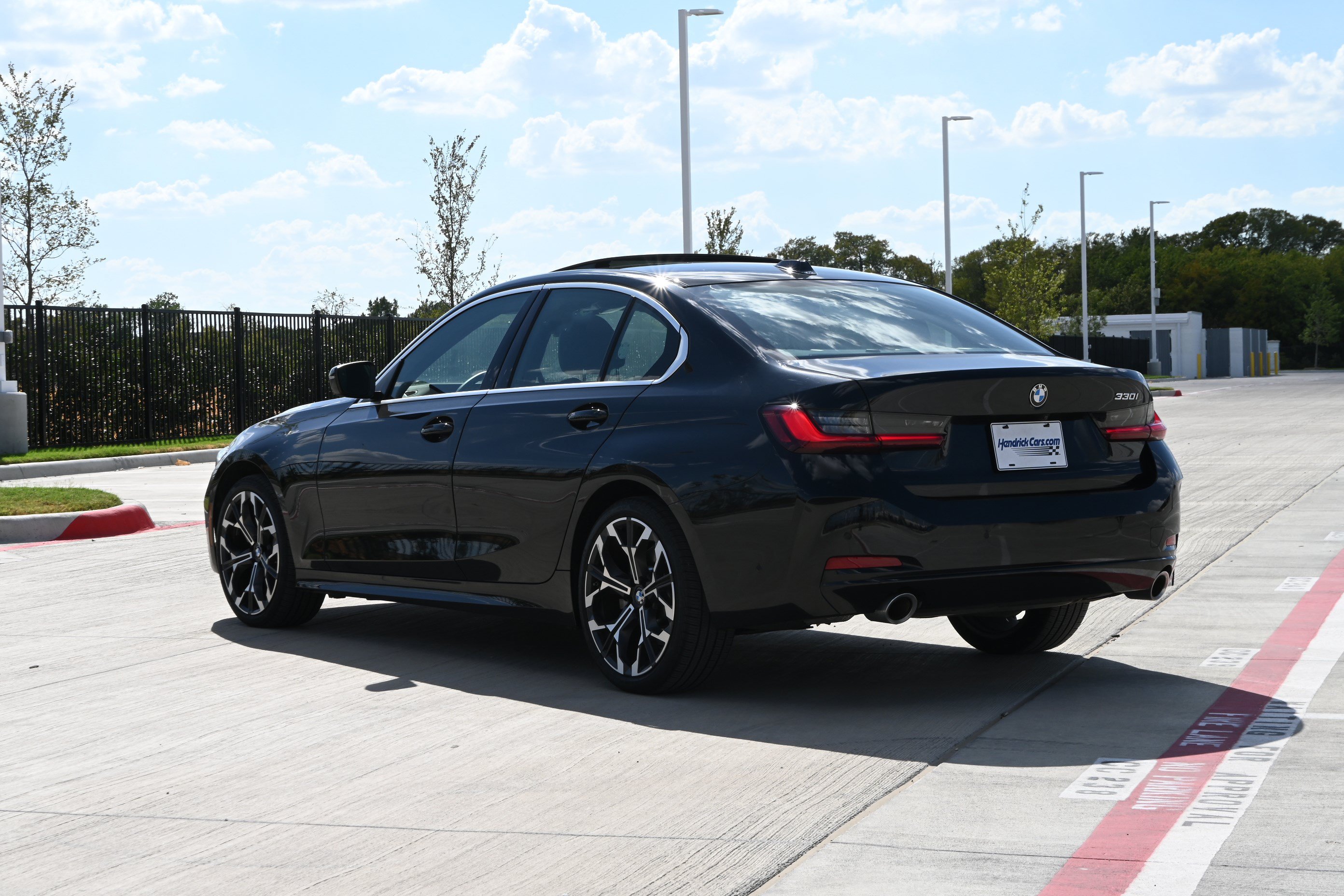 Certified 2025 BMW 330i Sedan RWD image 7